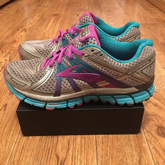 brooks womens narrow running shoes